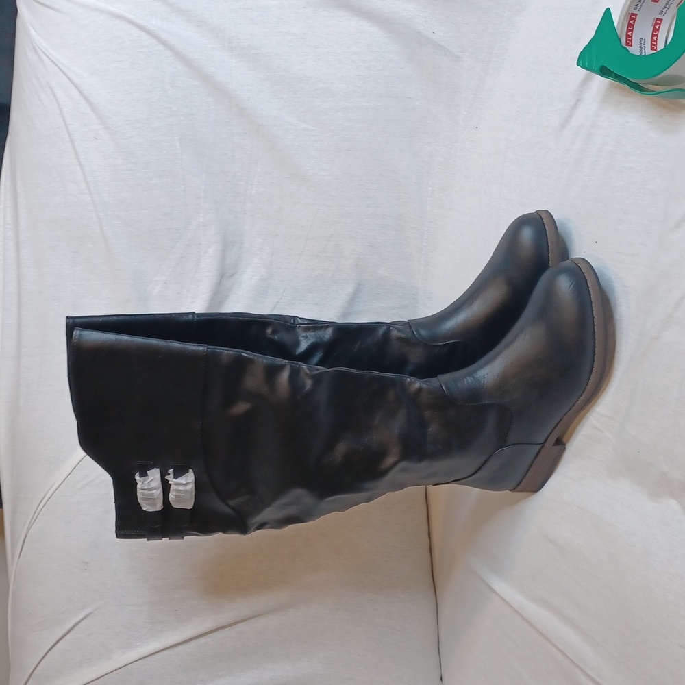 Journee Collection Tori Black Boot. Size 9.5-XWC - Picture 3 of 5